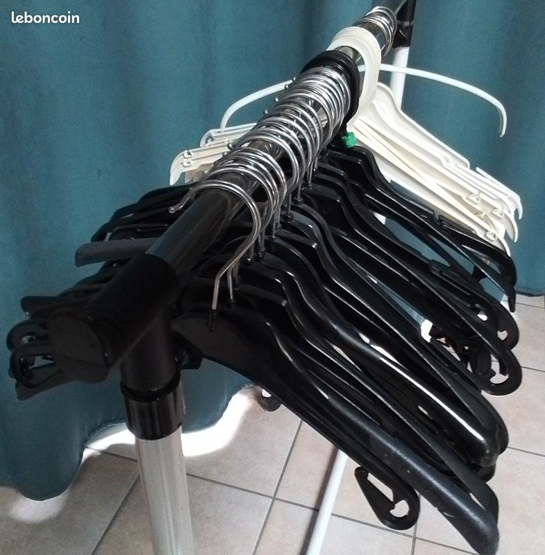 Paquet De 20 Cintres Plastique 42 Cm Pour Femmes - Qualité Supérieure Avec Encoches Et Crochet Pivotant