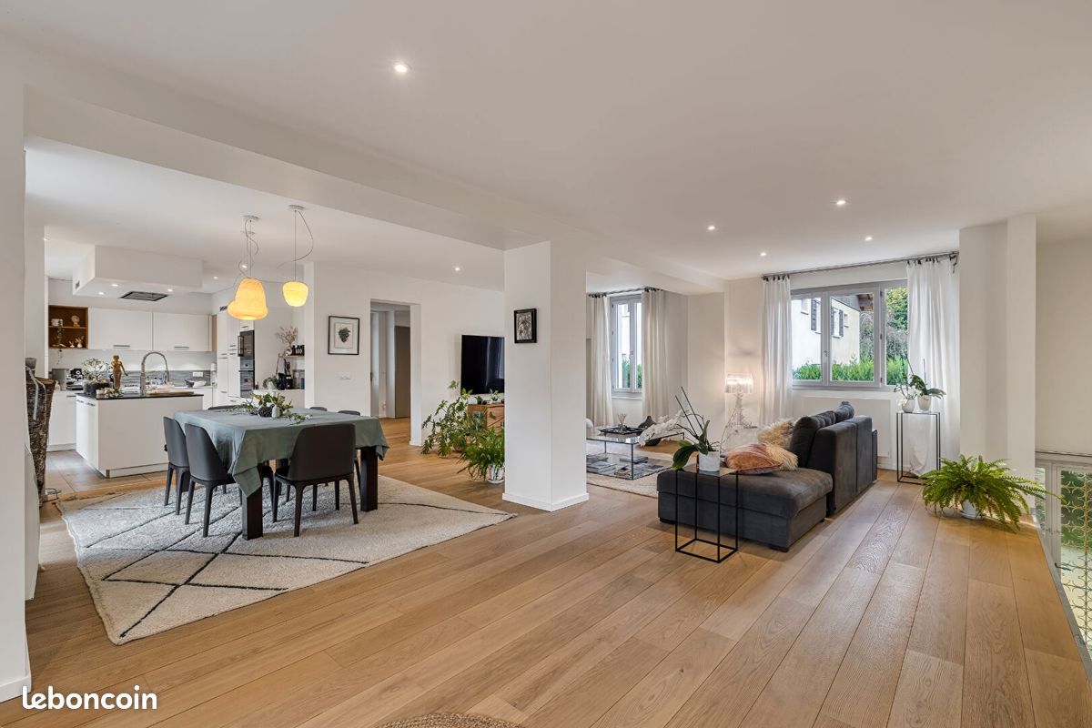 Maison 7 pièces 215 m² · à Saint-Jorioz · 215 m² · 1 290 000 €