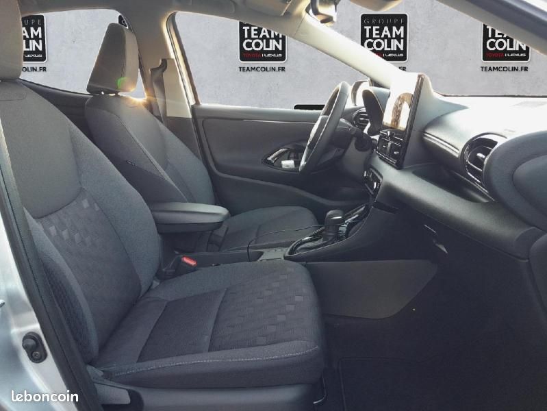 Toyota Yaris 116h Design 5p MY25 (image 15)