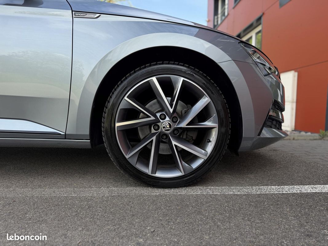 SKODA SUPERB Sportline TSI PHEV Hyrbide recharg 218 DSG 1ère Main Attelage Caméra Kessy GPS (image 15)