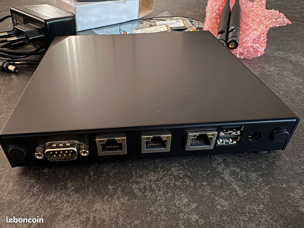 Carte mère PC Engines APU1D4 + accessoires (Très bon état) (image 3)