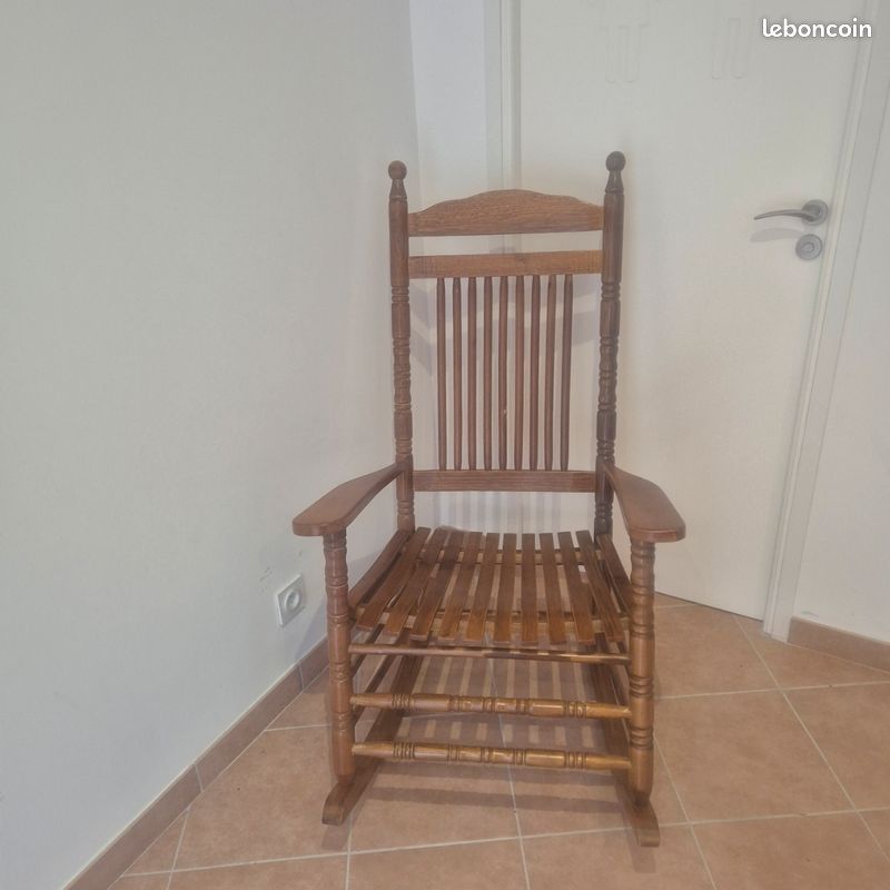 Rocking chair (image 1)