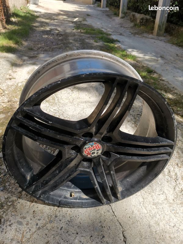 Jantes butzi r18 noir mat (image 1)