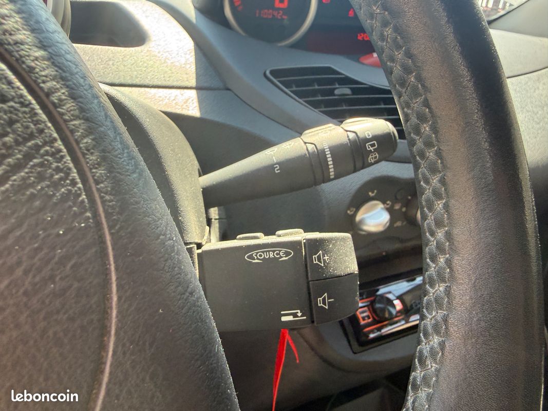 RENAULT Twingo RS 1.6 130ch - 2011 - 110 000 km - Kit Distribution fait à 109000 - Demi ligne - Suivi Complet (image 13)