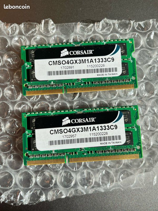 CORSAIR Mémoire PC DDR3 - Vengeance 8 Go (2 x 4 Go) - 1600 MHz - CAS 9 - Rouge CORSAIR Mémoire PC DDR3 - Vengeance 8 Go (2 x 4 Go) - 1600 MHz - CAS 9 - Rouge