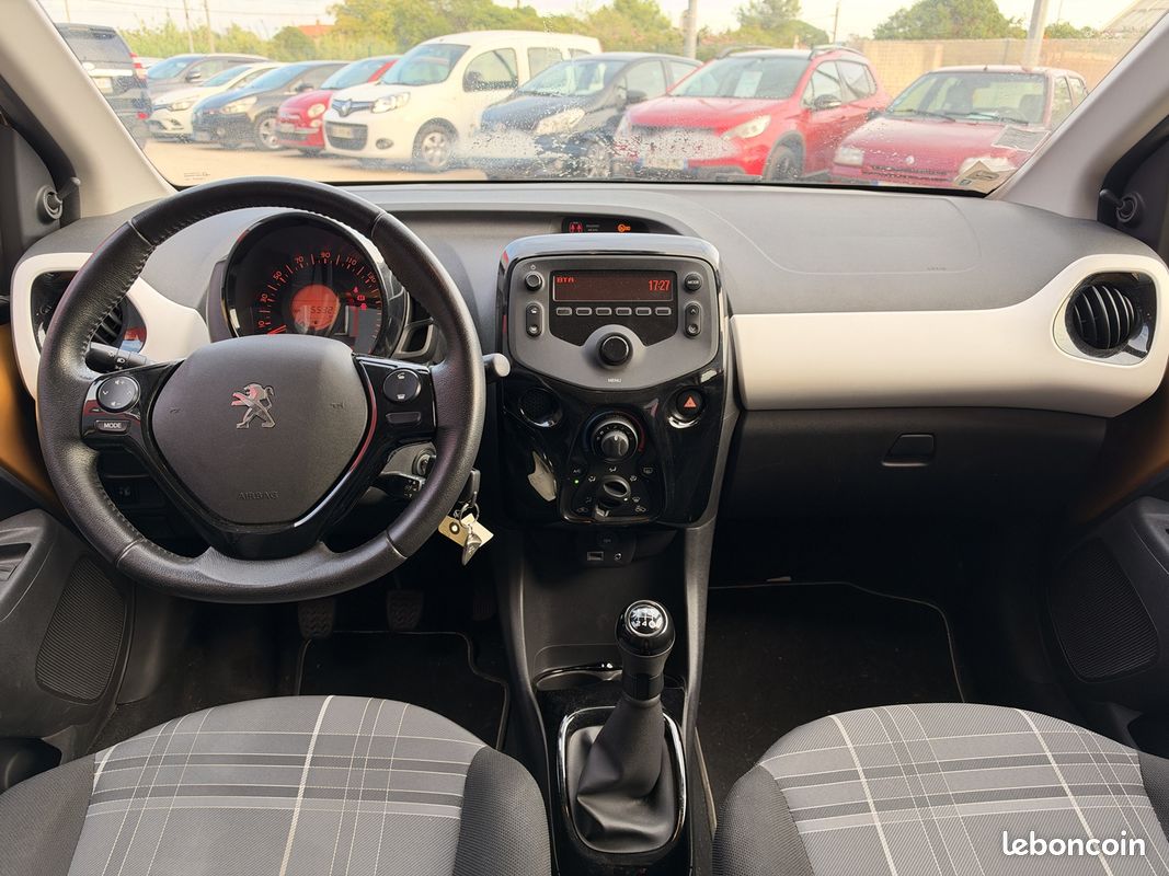Peugeot 108 1.2 PURETECH STYLE 5P (image 10)