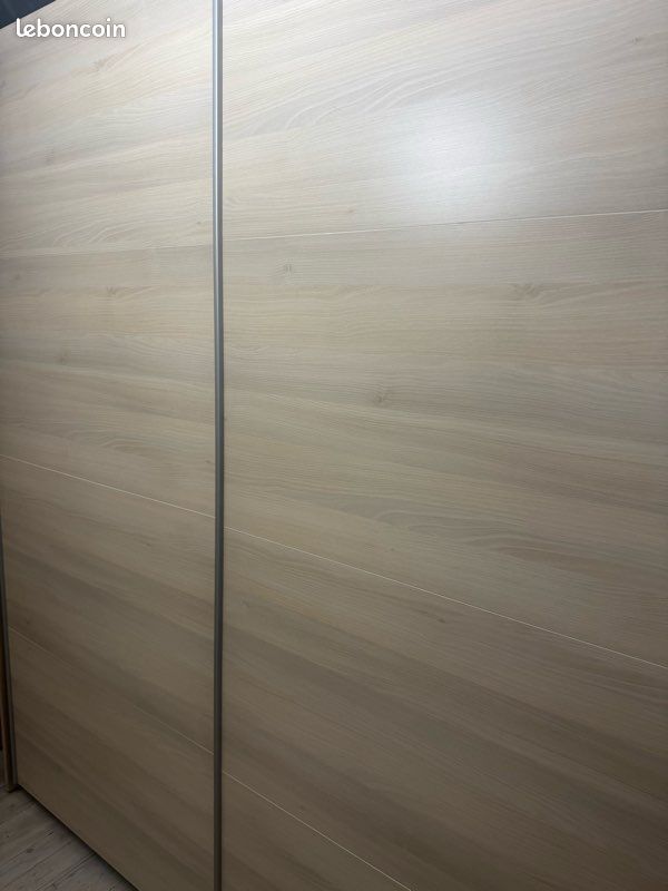 Grande armoire en bois (image 3)