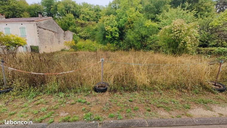 Terrain 1 069 m² Vouharte