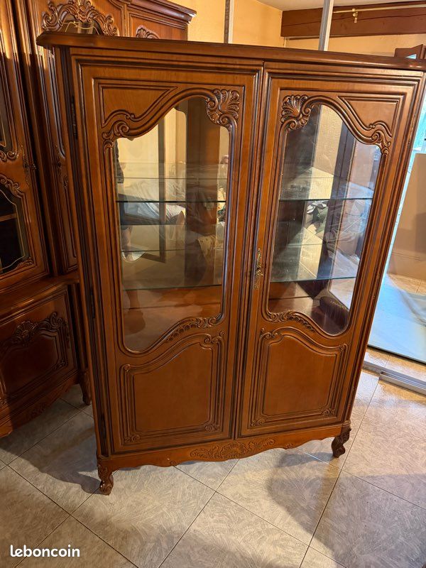 Meuble en bois (image 1)