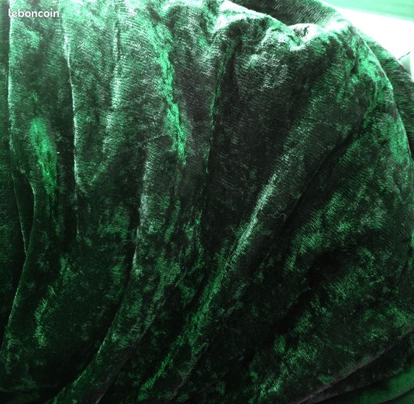 Tissu velours extensible - vert sapin foncé - 2m x 1.60m - Idéal pour faire une nappe ou couverture (image 1)