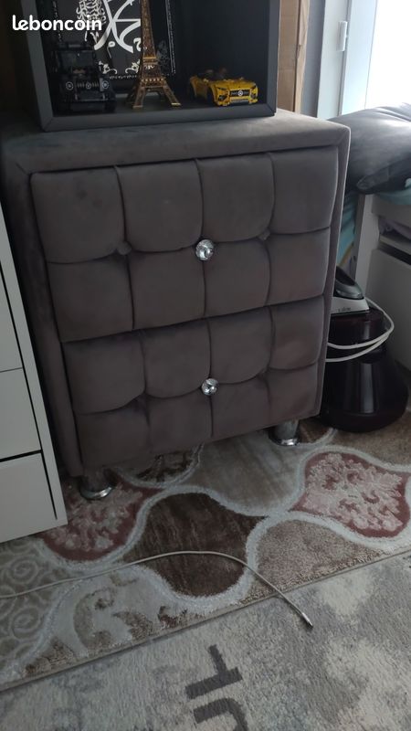 Armoire et lit (image 3)
