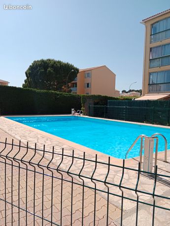 T2 parking piscine pour 10 MOIS