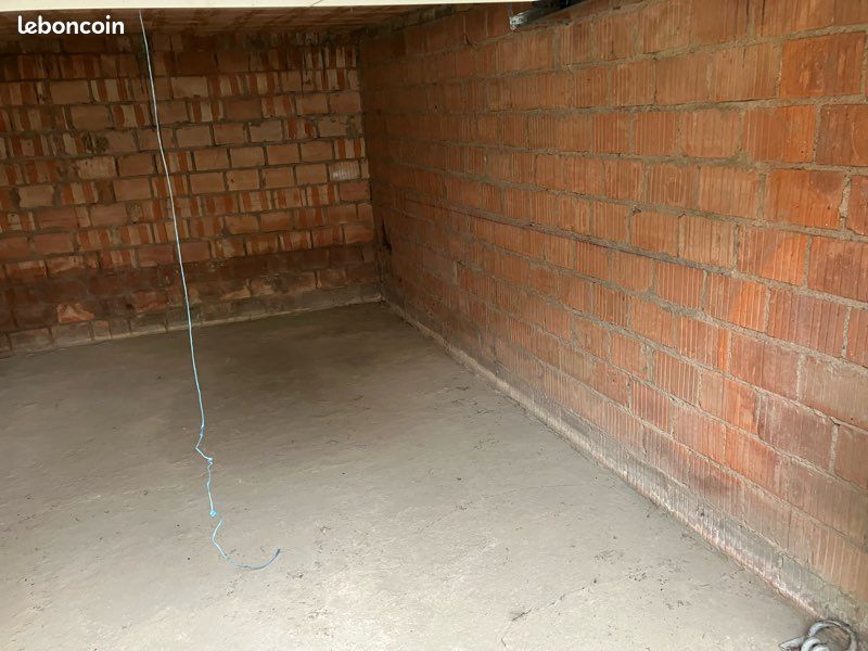 Garage (image 3)