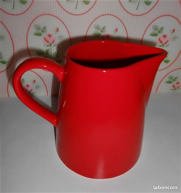đżđNeuf Monoprix/Jolie Carafe/Pot avec anse/Pichet -75cl-Rouge en FaĂźence (image 1)