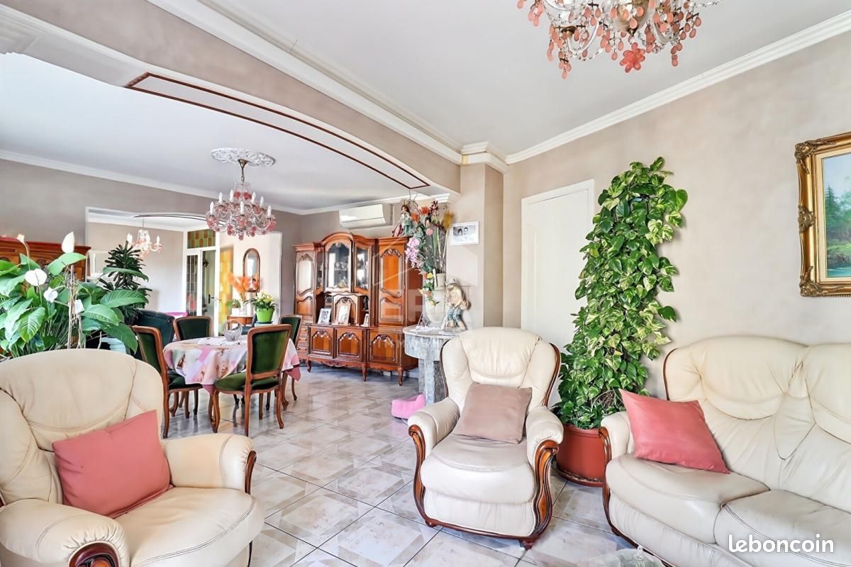 Appartement 4 pièces 121 m² · à Marseille · 121 m² · 358 000 €