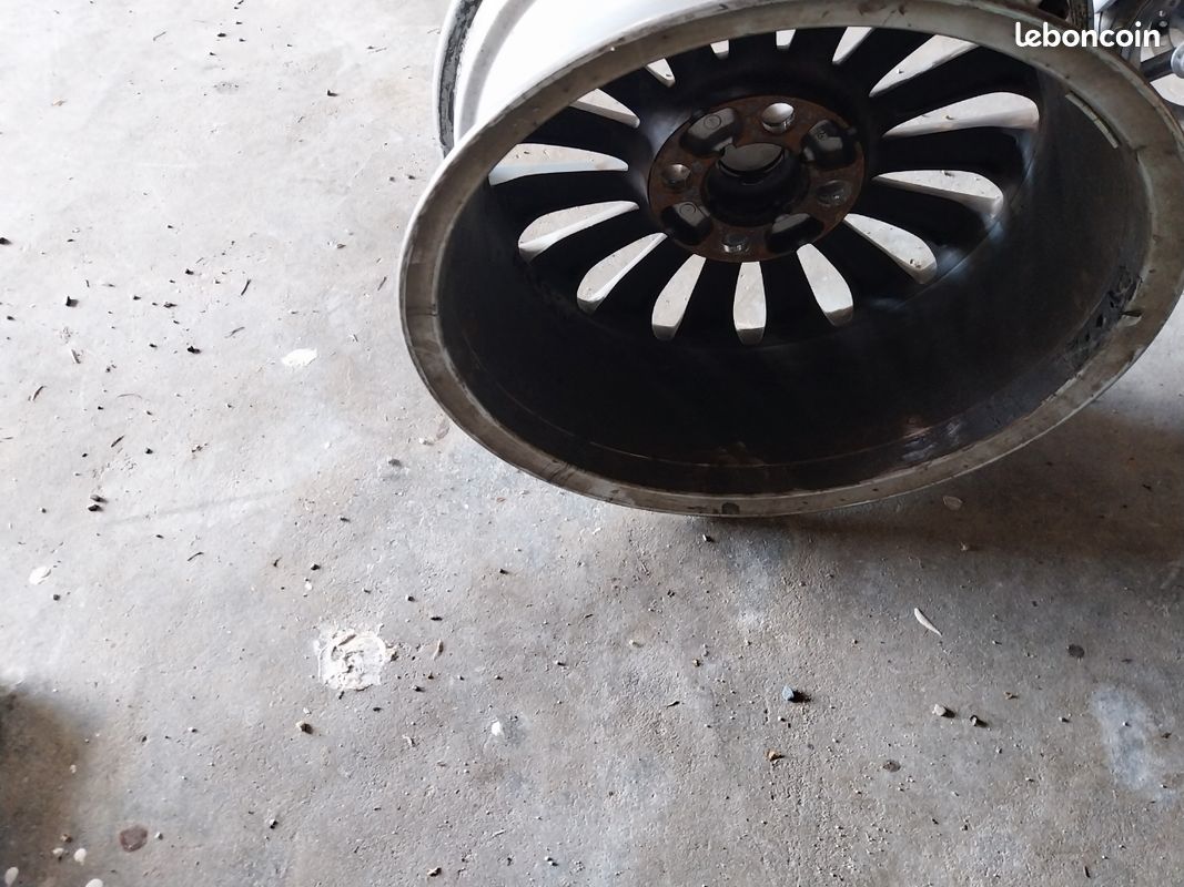 Jante ford fiesta titanium 16 pouces (image 3)