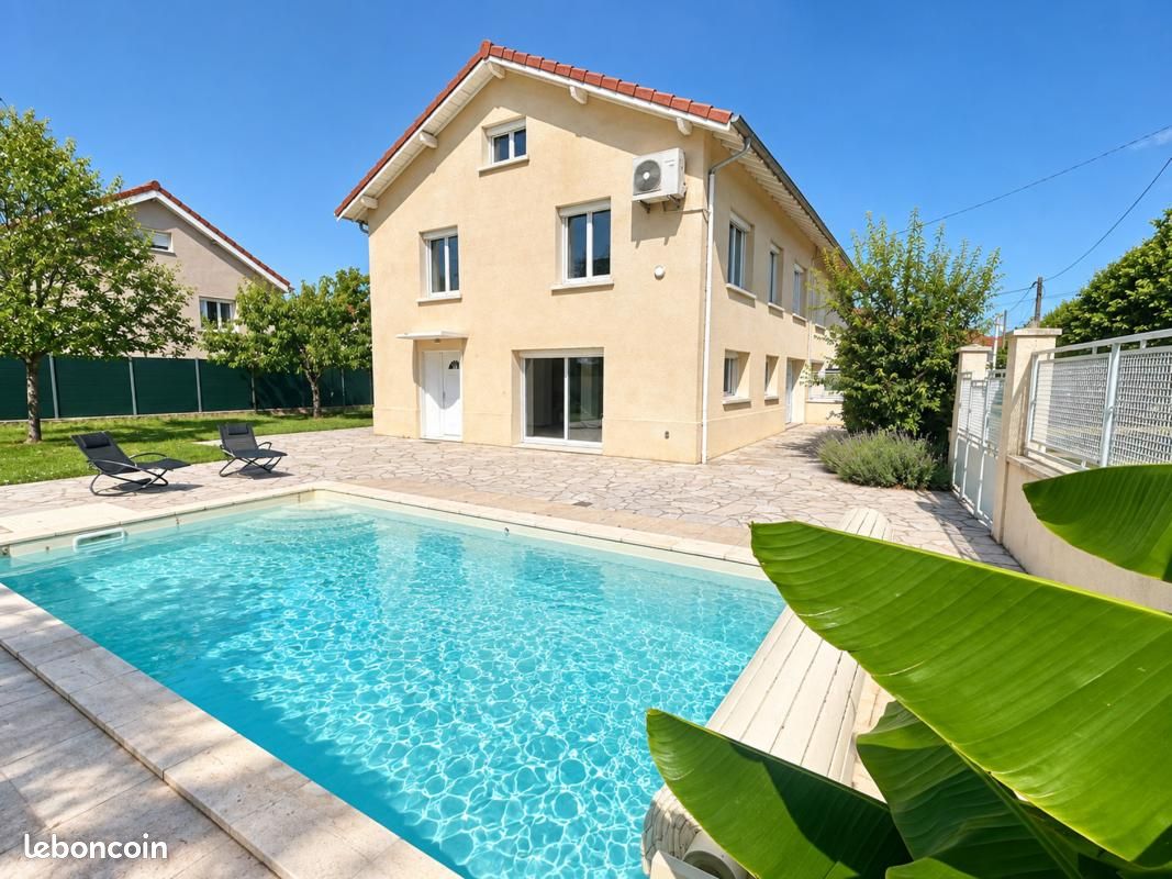 Maison 9 pièces 163 m² · à Lyon · 163 m² · 650 000 €