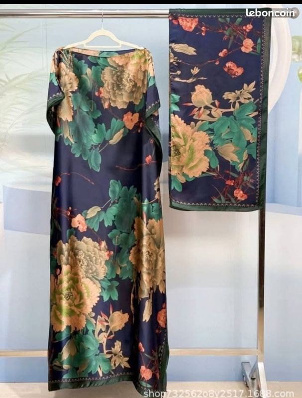 Robe d'été avec foulard (image 1)