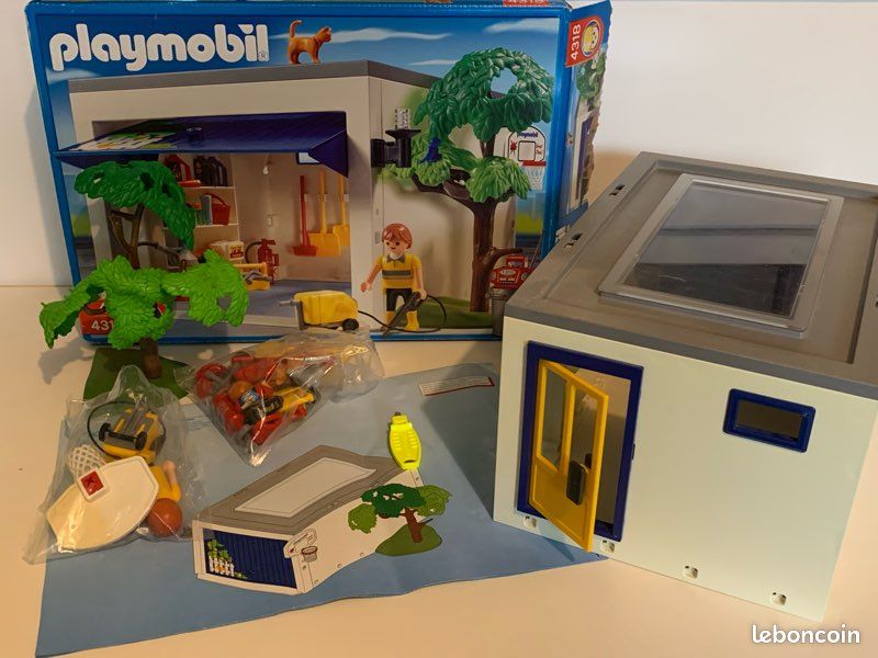 Playmobil 4318 - Garage De La Maison (House Garage Playset With Tools & Accessories)