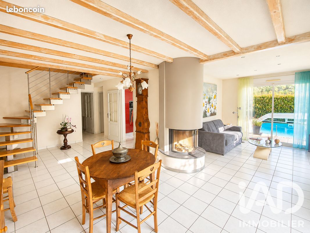 Maison 8 pièces 162 m² · à Fontain · 162 m² · 385 000 €