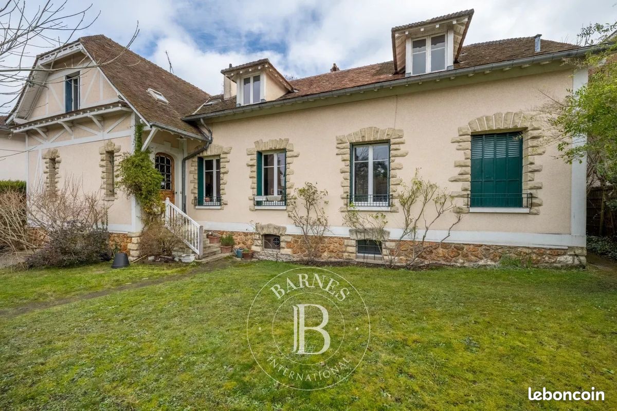 Maison 9 pièces 262 m² · à Viroflay · 262 m² · 1 699 000 €