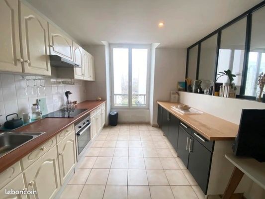 Appartement 3 pièces 82 m² · à Bordeaux · 82 m² · 1 300 €/mois