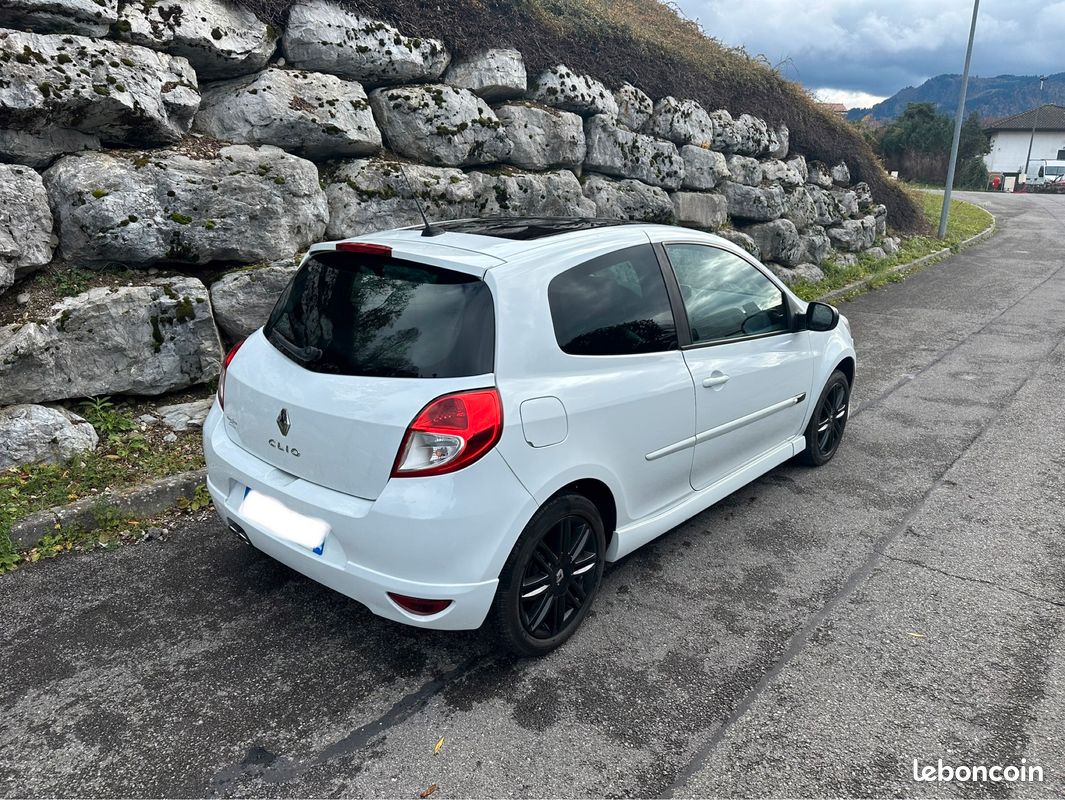 Toutes Pièces Renault Clio III 1.5 DCI 106cv Année 2006 - Équipement auto