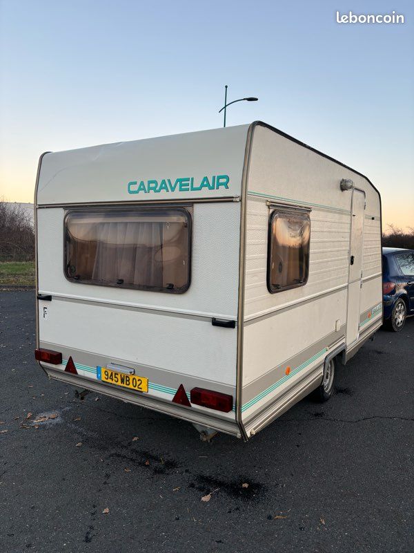 caravelair-brasilia-390-4-couchages-tr-s-bon-tat-2400-caravaning