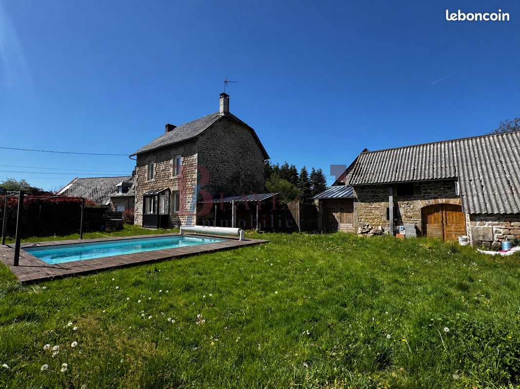 Maison 5 pièces 105 m² · à Vitrac-sur-Montane · 105 m² · 160 500 €