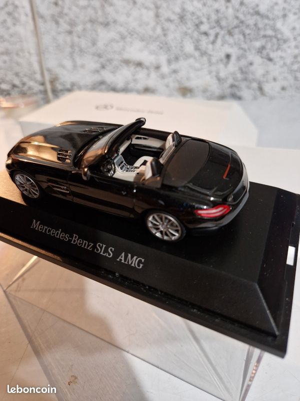 MERCEDES SLS AMG GRAN TURISMO 5 Orange SCHUCO 1:43 de reference