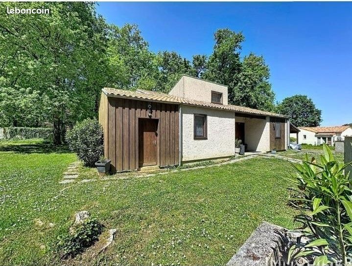 Maison 6 pièces 152 m² · à Roullet-Saint-Estèphe · 152 m² · 235 000 €