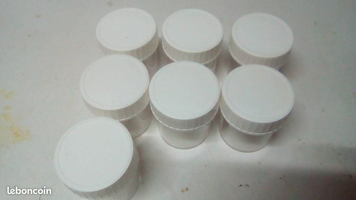 7 Boites en plastique (image 4)