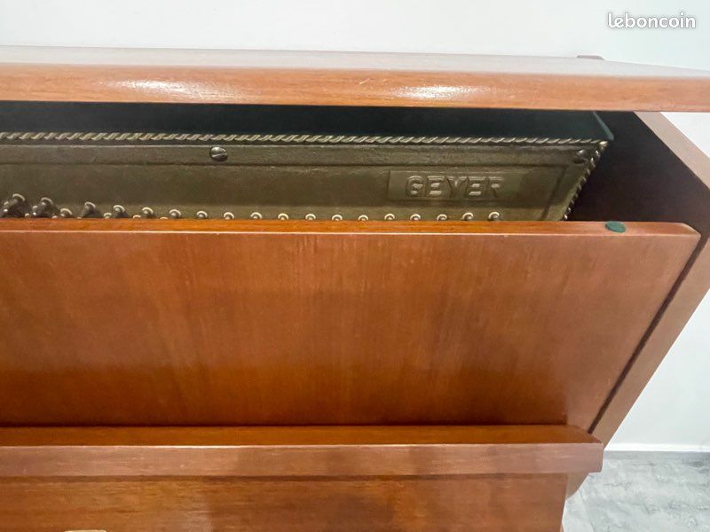 Piano (image 3)