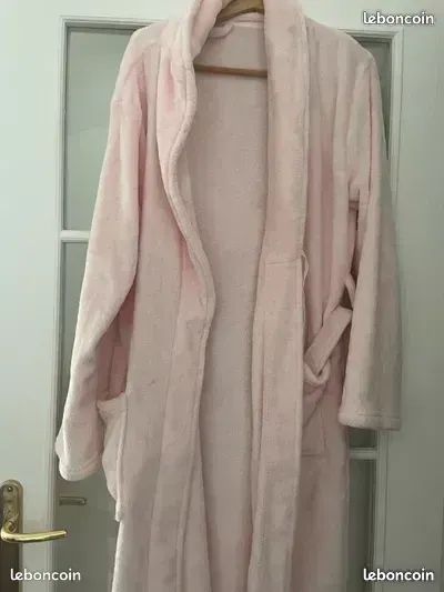Peignoir taille L (image 1)
