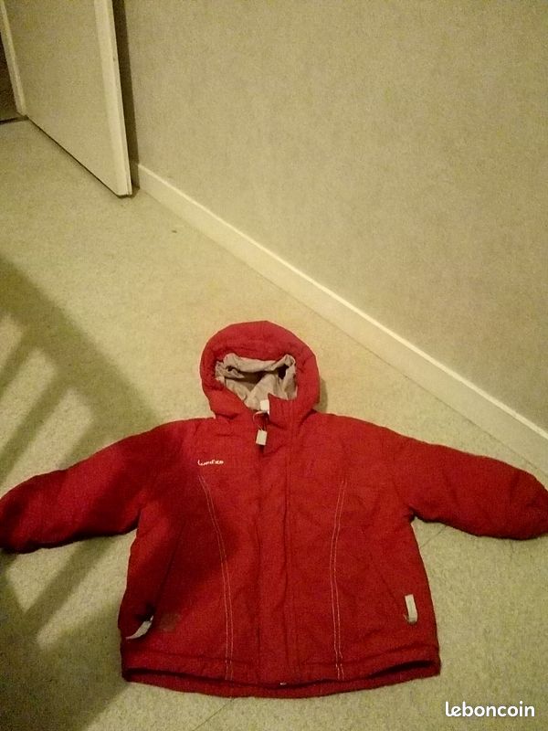 Blouson enfant bon etat. Livraison mondial Relay possible (image 1)