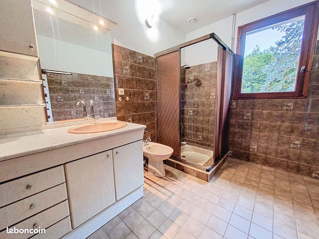 Maison 4 pièces 140 m² - Voutezac 19130 (image principale 4)
