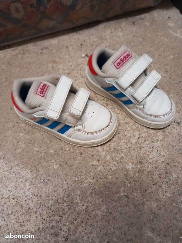 Basket bébé Adidas scratch Pointure 23 Chaussures