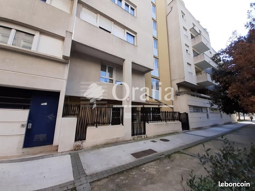 Parking 16 m² · à Montpellier · 16 m² · 90 €/mois