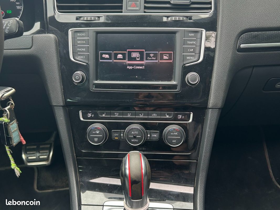 VOLKSWAGEN GOLF 7 GTI 2.0 TFSI 16V 265 ch Club Sport Toit Ouvrant Sièges Récaro GPS Garantie 12 mois (image 12)