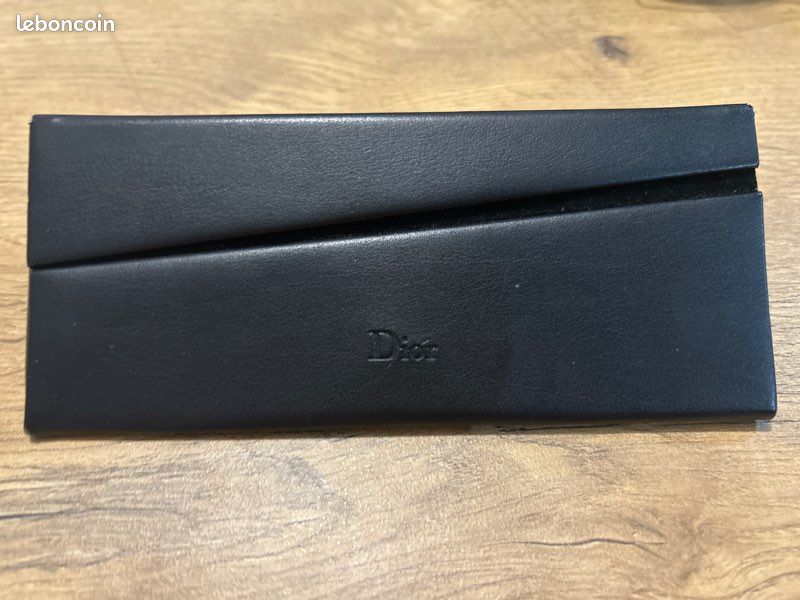 Lunettes de soleil DIOR (image 1)