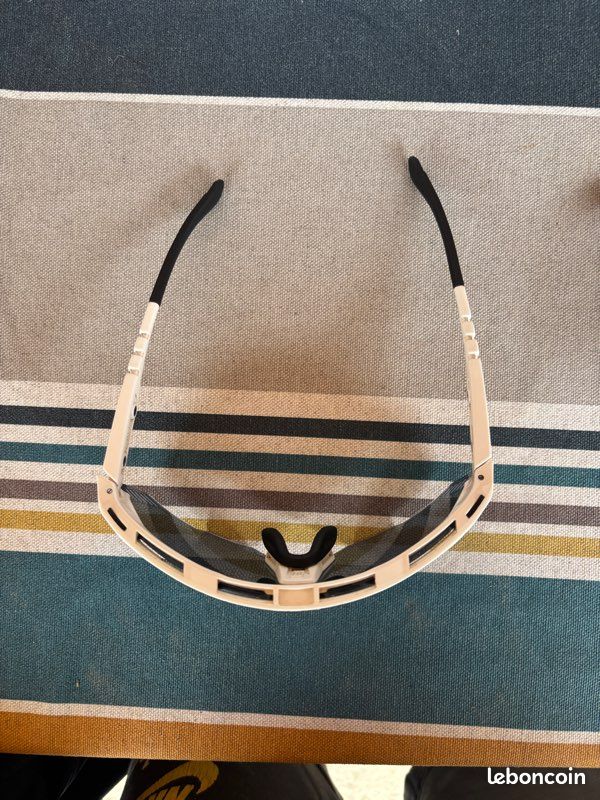 Lot 2 Lunettes de soleil cyclisme Scicon noire + blanche - État neuf » (image 6)
