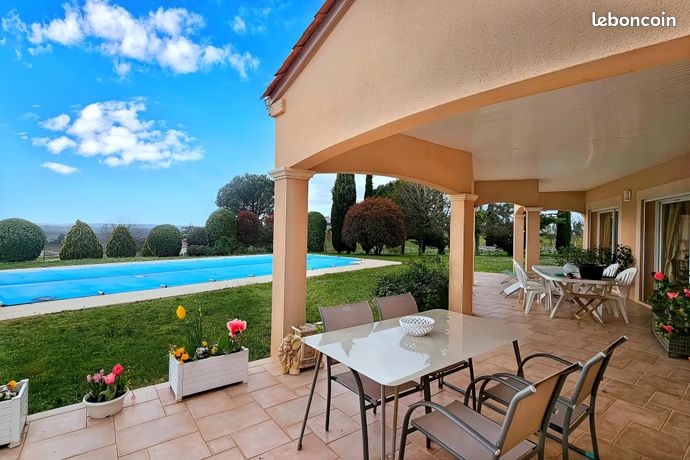 Propriété 7 pièces 148 m²