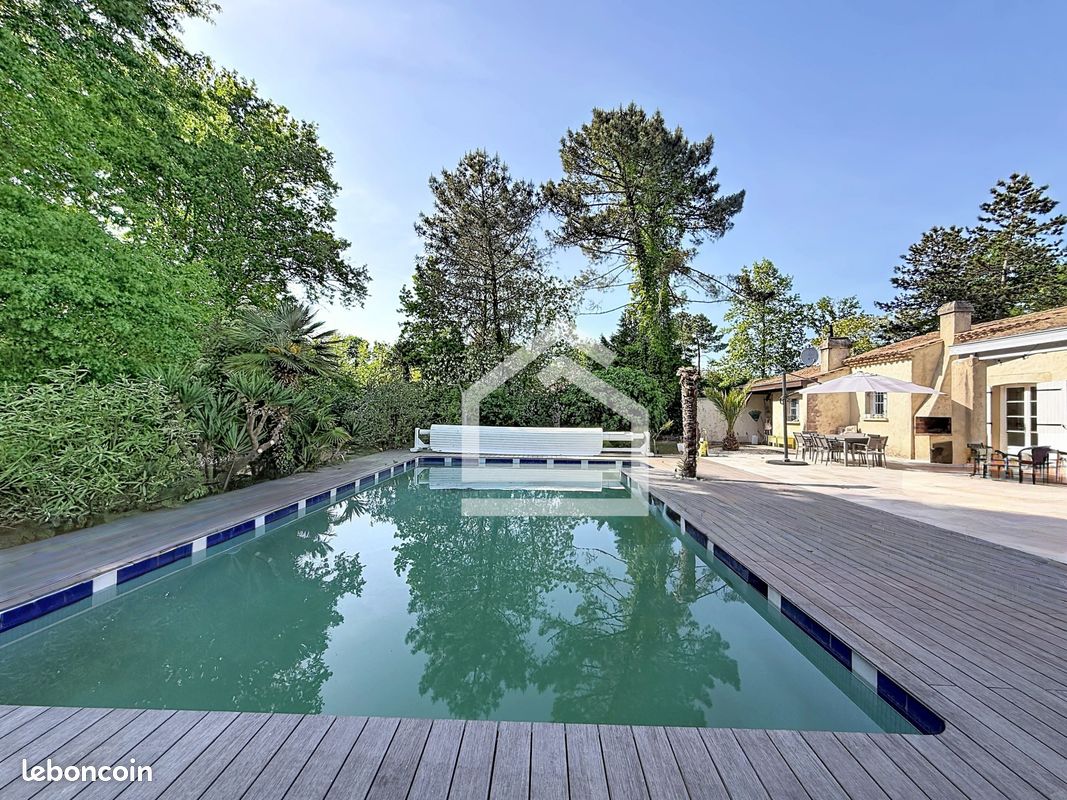 Maison 7 pièces 206 m² · à Saint-Aubin-de-Médoc · 206 m² · 765 000 €