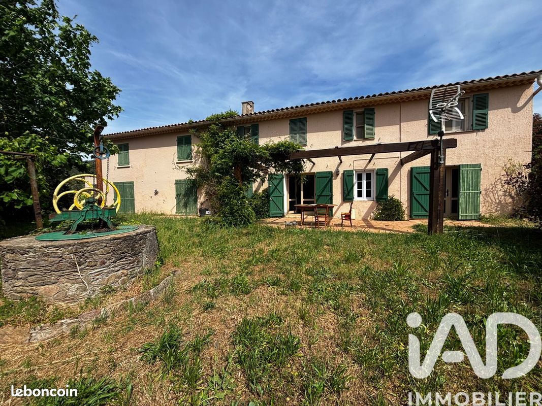 Maison 9 pièces 164 m² · à Bormes-les-Mimosas · 164 m² · 745 000 €