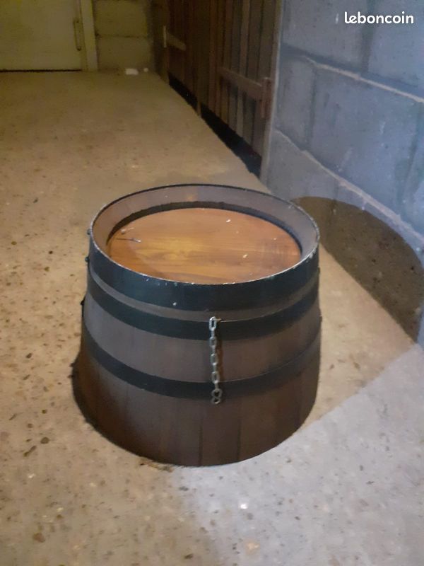 Demi tonneaux à vin (image 1)