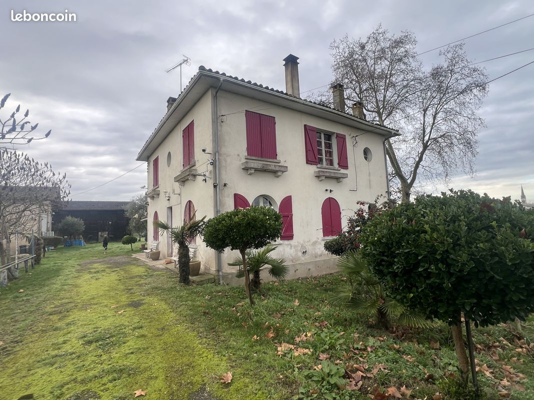 Maison 10 pièces 200 m² · à Saint-Pardoux-du-Breuil · 200 m² · 350 000 €
