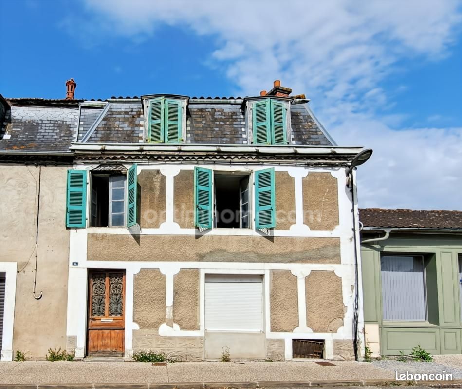 Maison 8 pièces 153 m² · à Sauveterre-de-Béarn · 153 m² · 88 000 €