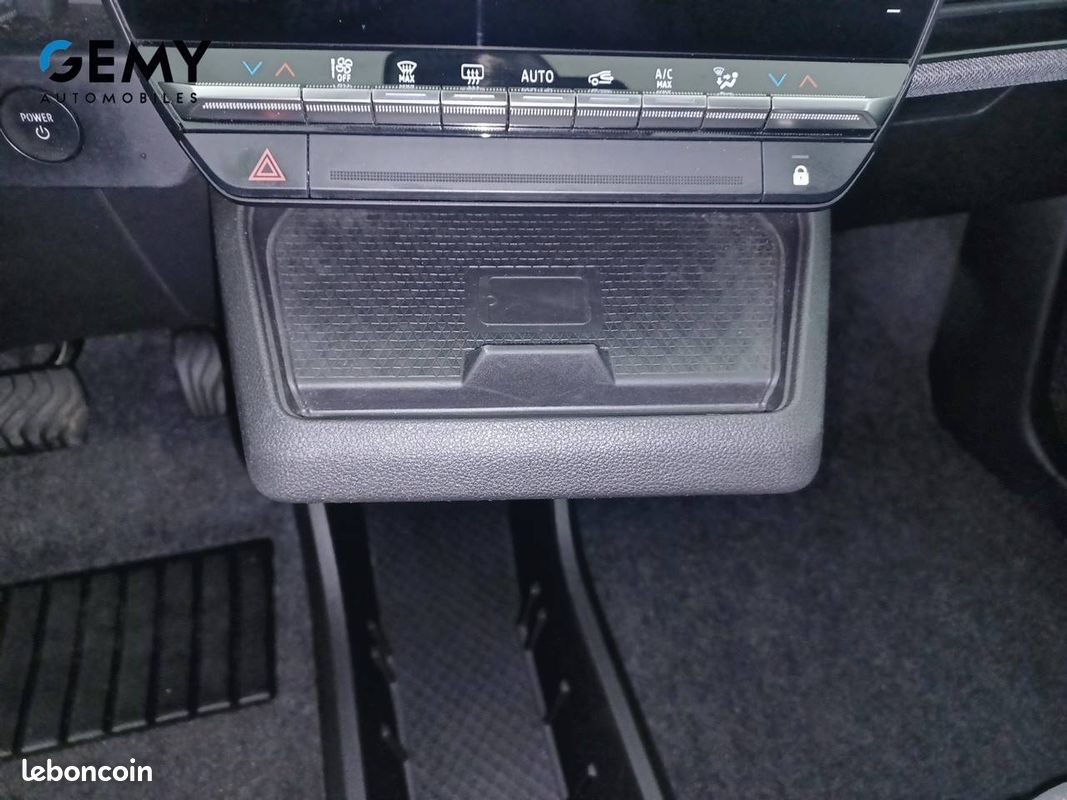RENAULT Megane E-Tech EV60 220 ch super charge Equilibre (image 14)