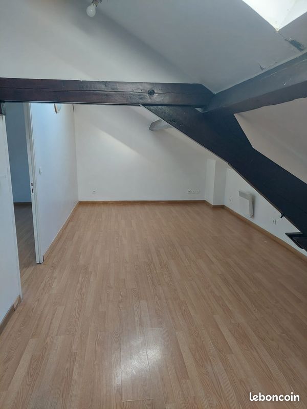 Appartement 2 pièces 28 m² · à Corbeil-Essonnes · 27,7 m² · 708 €