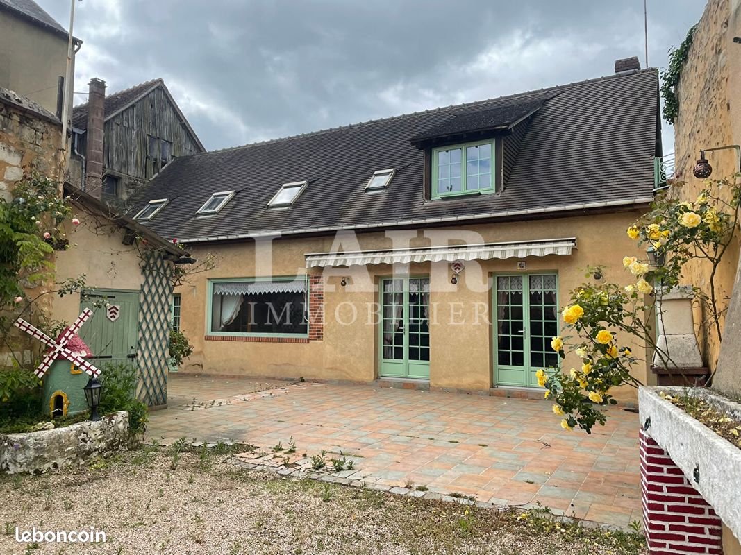 Maison 6 pièces 160 m² · à Mortagne-au-Perche · 160 m² · 290 000 €
